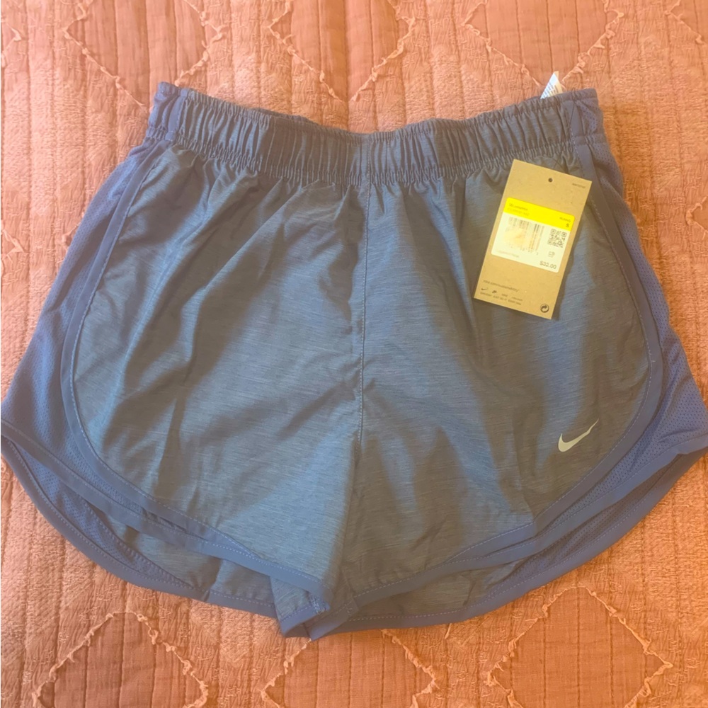 gray nike shorts